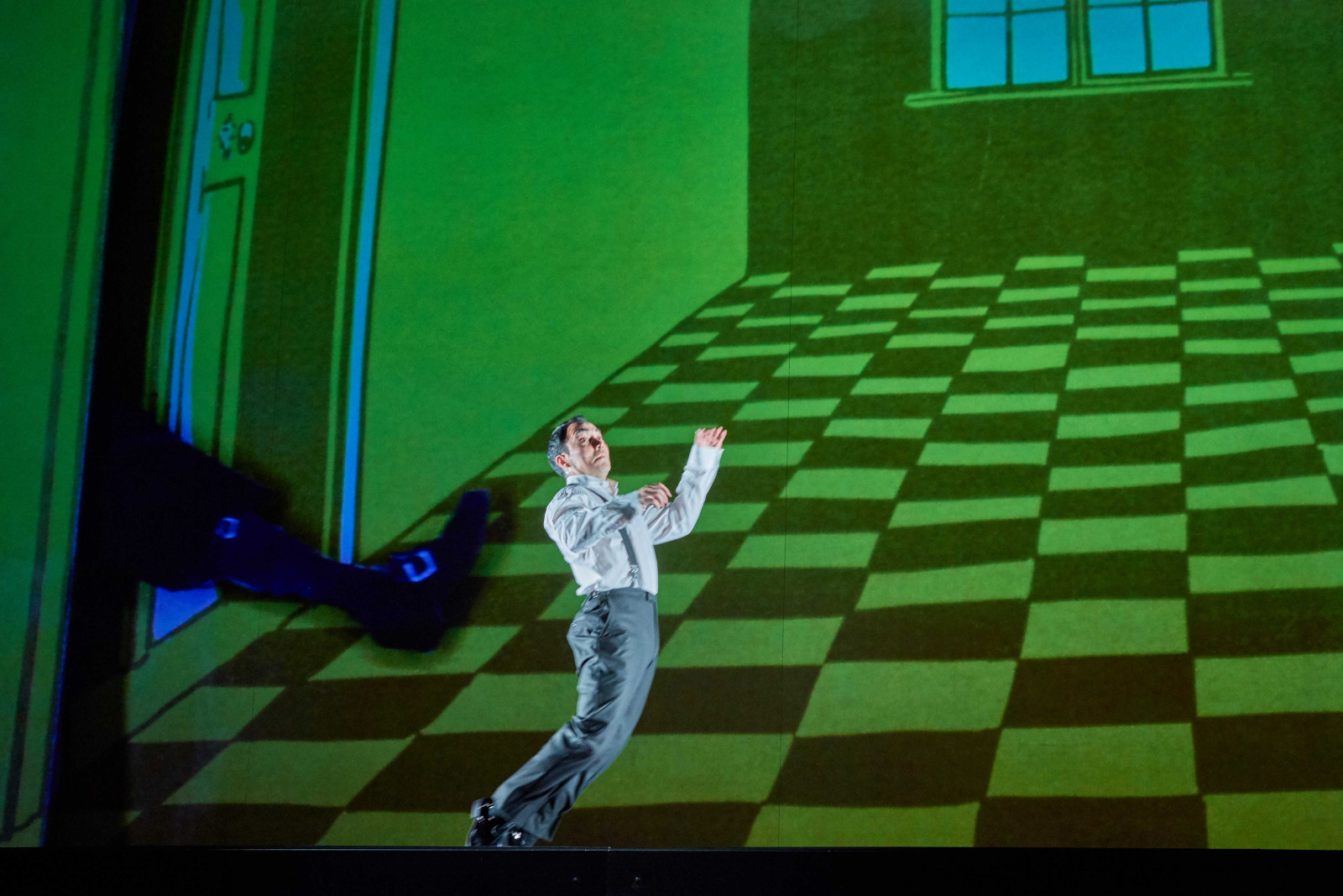 Kick in the Ass. Mit Illustration von Robert Nippoldt, Livezeichnung in der Operette Candide